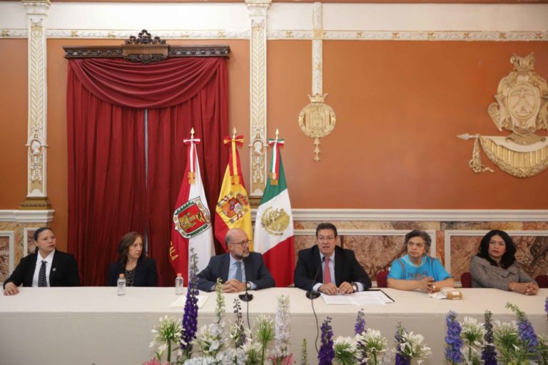 embajador mena 2