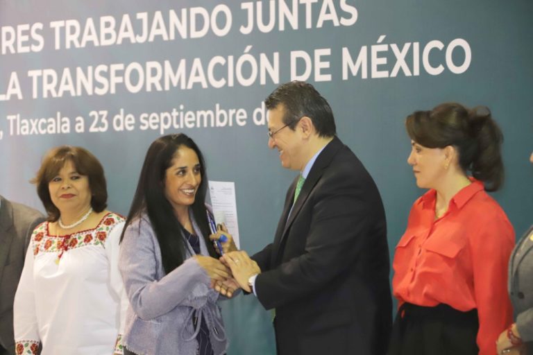 mena mujeres 33