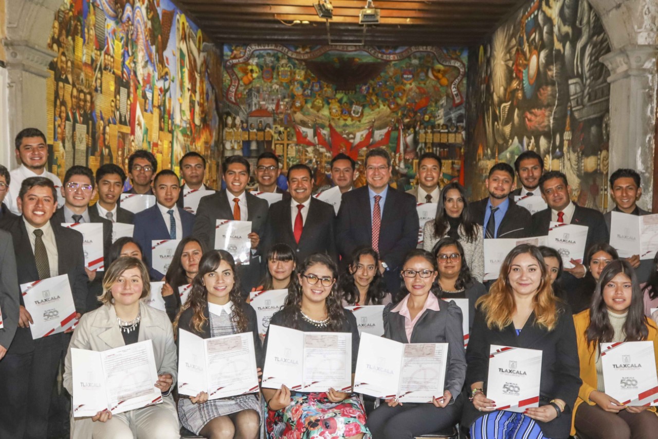 mena becas chicago